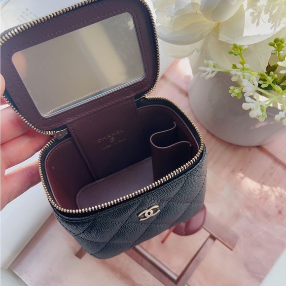 CHANEL Caviar Mini Vanity Case With Gold Chain - Picture 6 of 7